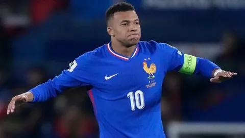 仅6分42秒！姆巴佩缔造欧冠最快帽子戏法传奇，第二位记录诞生！