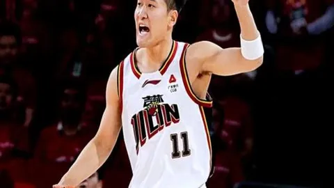 东契奇八次绝杀与飞人并肩，三项成就媲美詹科，美媒分析湖人王朝夺冠展望